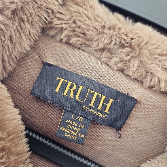 Truth By Republic Cropped Faux Fur Hoodie - Picture 3 of 6